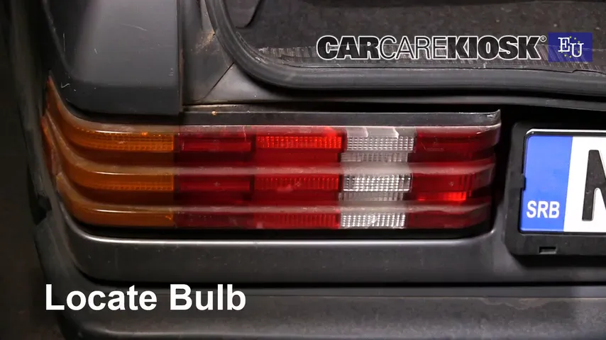 1989 Mercedes-Benz 190E 2.6 2.6L 6 Cyl. Luces Luz de giro trasera (reemplazar foco)